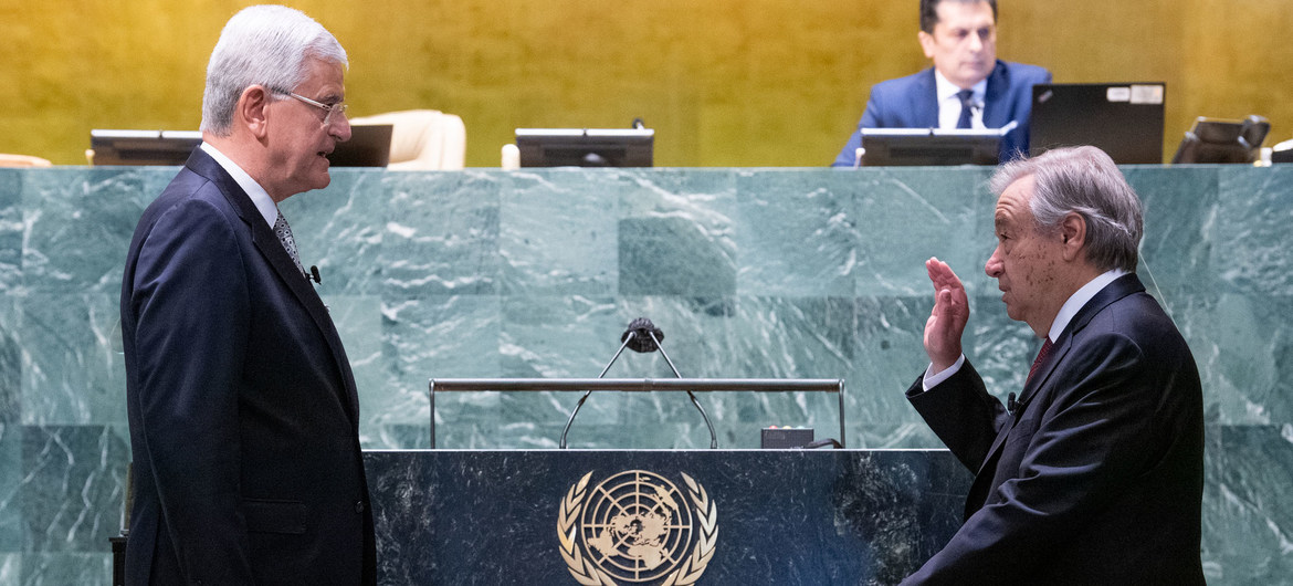 Фото/ Е.Дебебе Антониу Гутерриш приведен к присяге в качестве Генерального секретаря ООН на второй срок